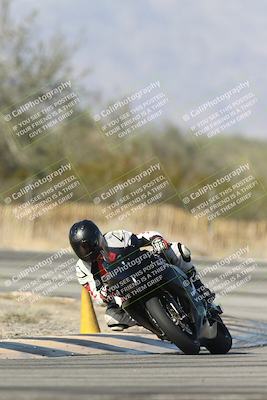 media/Dec-01-2025-Moto Forza (Mon) [[2daa91e15f]]/1-Advanced Group/Session 3 (Turn 3)/